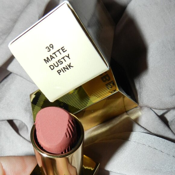 New 🌸Burberry Kisses # 39 Matte Dusty Pink Lipstick🌸3.3g/0.11oz📦⌚🏃🏻💨⚡🚚 - Picture 5 of 15